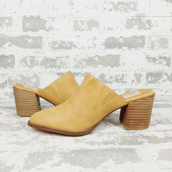 DV DOLCE VITA Tendle Block Heel Mule In Nude Tan Suede B480 - Picture 4 of 11